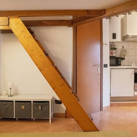 Fondazione Prada - Leo Brothers - Benaco 27 Apartamento *